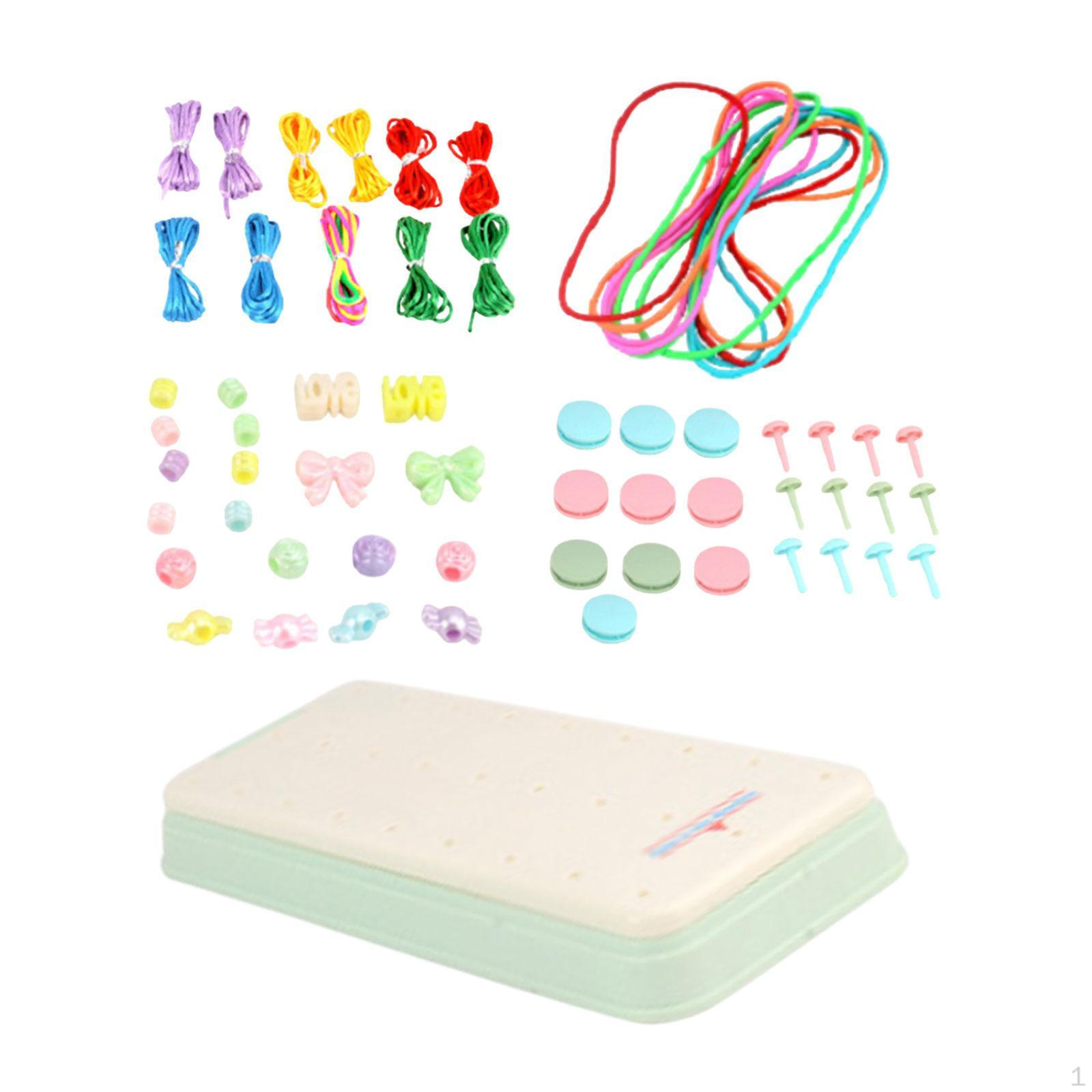 

Изготовление браслетов своими руками. Красочные игрушки для детей. зелёный