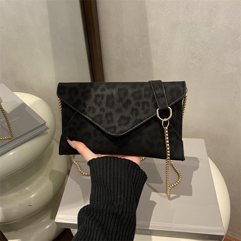 Fashion leopard print women's clutch bag new simple texture versatile chain oblique span bag envelope bag female