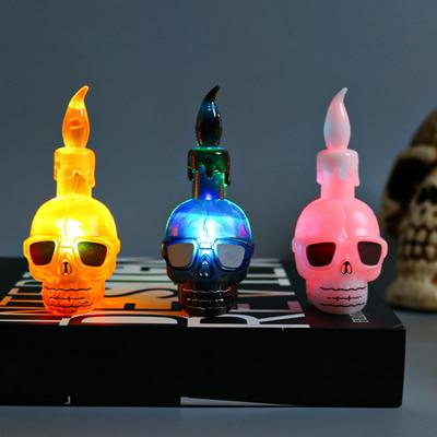 Lampa Czaszka na Halloween Realistyczna Bezpłomieniowa Zasilana Bateriami Głowa Szkieletu Lampa Imitująca Świecę Dekoracja na Imprezę