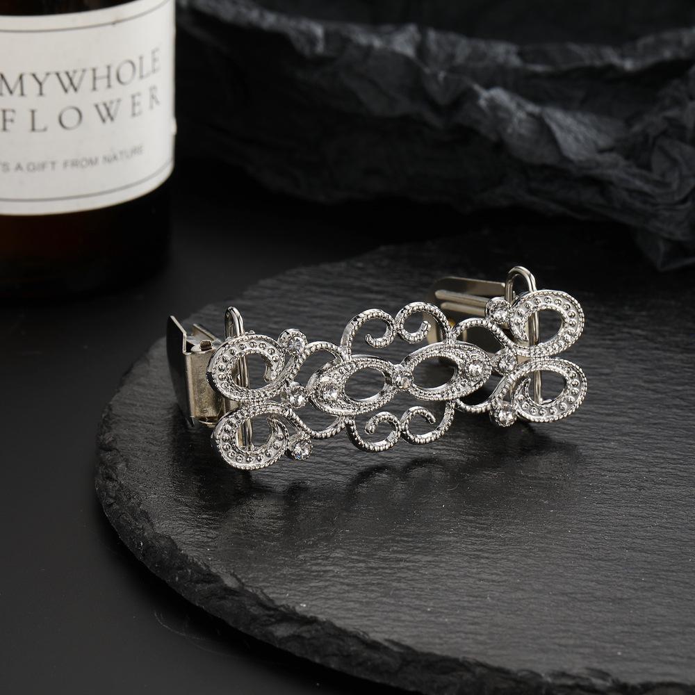 Elegant Buckle, Retro Personality Point Diamond Engraved Hollow Collar Buckle