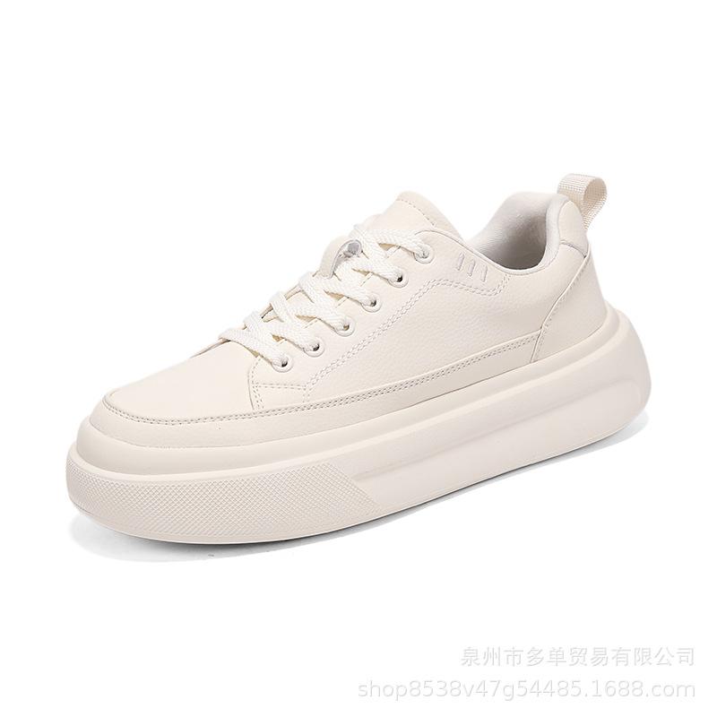 Weißer Hintergrund schwarze Oberfläche Herbst und Winter Samt neue Schuhe trendige Schuhe Board Schuhe flache lässige Lederschuhe