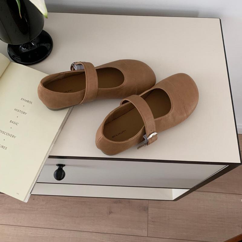 

Korean version shallow mouth word with round head Mary Jane shoes women s shoes soft sole 2025 autumn new French retro flat-soled single shoes 39 коричневый