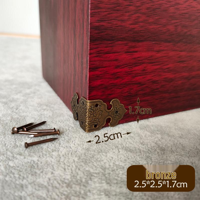 Антикварный бронзовый двусторонний уголок-защита для шкатулки (5см)