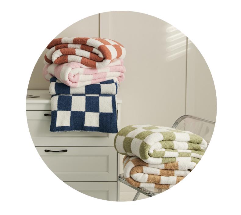 Retro Large Checkered Velvet Knitted Throw Blanket