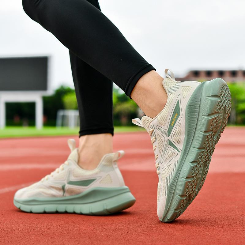 New platform racing shoes middle school students high elastic running shoes men and women couples breathable fly woven mesh shoes