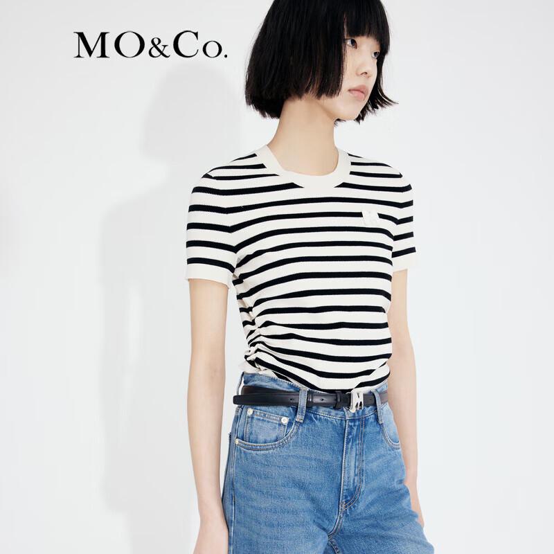 

MO&Co. Классический полосатый вязаный топ с коротким рукавом и логотипом из бисера M