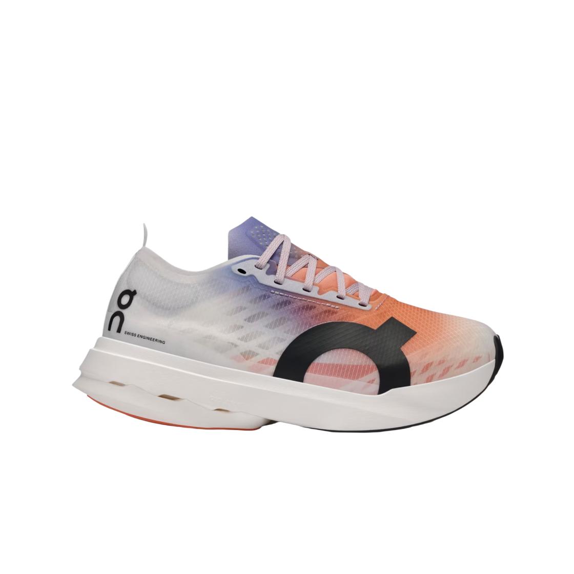 

(ш) On Running Cloudboom Strike Білий Полум яний EU 38W