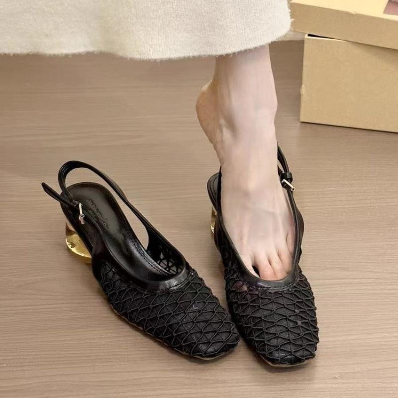 Fashion 2025 Baotou sandals lace edge new Chinese style, simple square head after empty shoes for women, breathable mesh Crystal