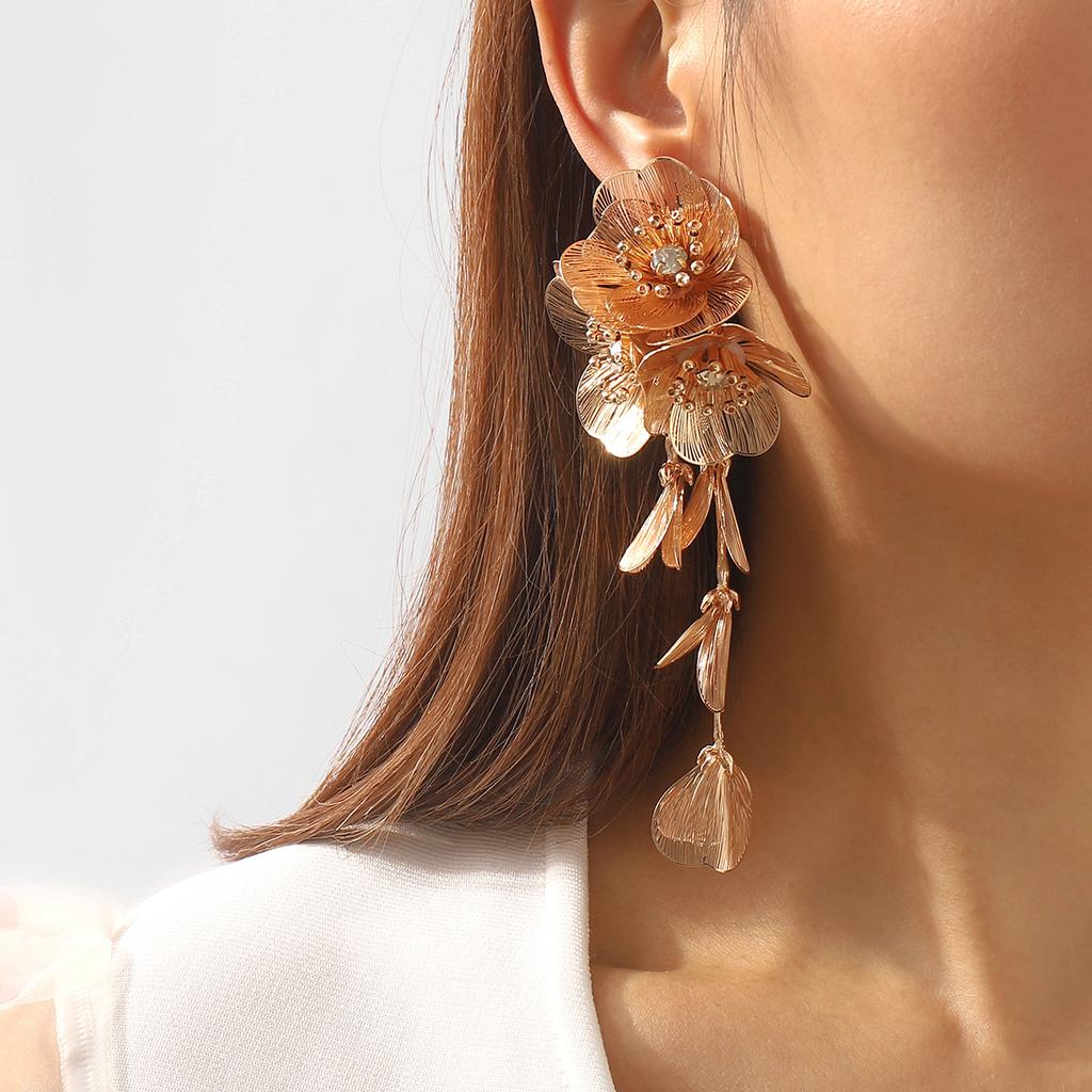 Cross Border Exaggerated 3D Geometric Earrings Heavy Metal Style Flower Design Runway Party Fashion Ear Jewelry