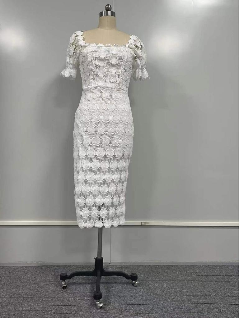 2024 Mode Spitze Pendelrock Midi: Einfarbiges Midikleid mit Brustwickel, erhältlich in drei Farben.