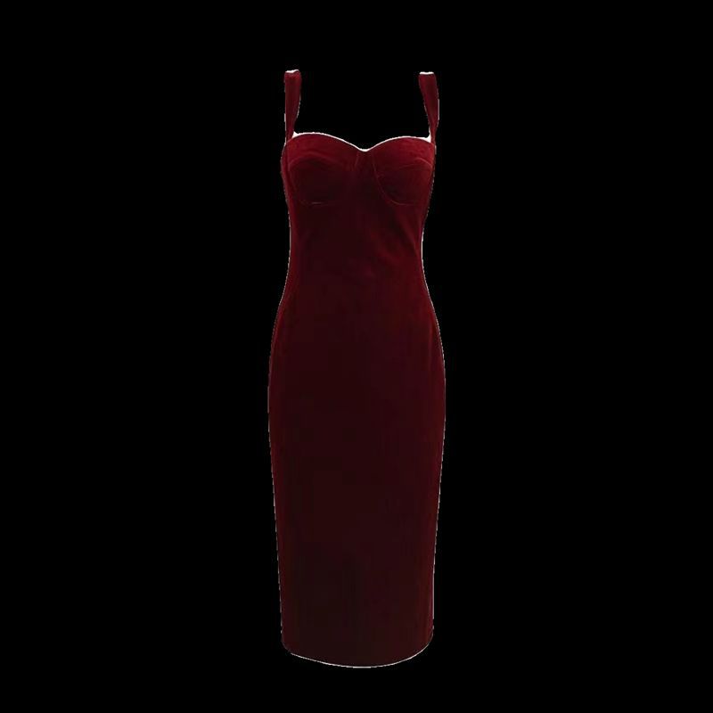 Sweet and spicy girl gold velvet red spaghetti strap dress for women's summer with padded breasts, backless slimming, hip-hugging mid-length dress