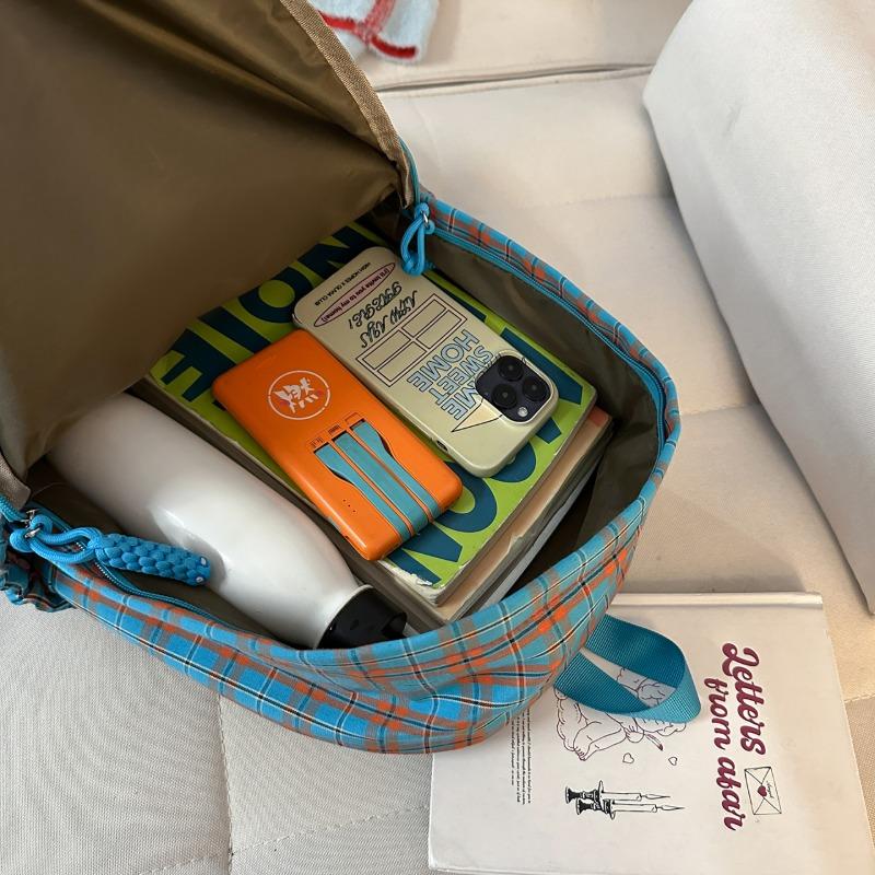 Simple Plaid Nylon Backpack Retro Large Capacity Casual Backpack with Multiple Pockets Suitable for Daily and Student Use