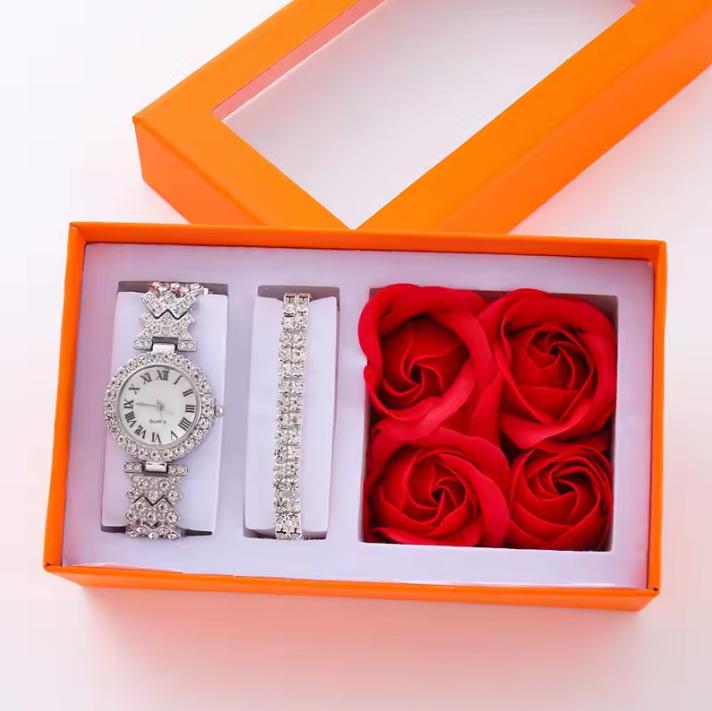Popular Ladies Watch Fashion Casual Roman Numeral Quartz Set Full Diamond Bracelet Fashion Watch