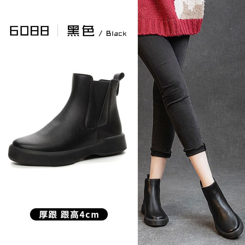 2025 autumn and winter new soft-soled leather Martin boots women's versatile platform short boots British thickened Chelsea boots