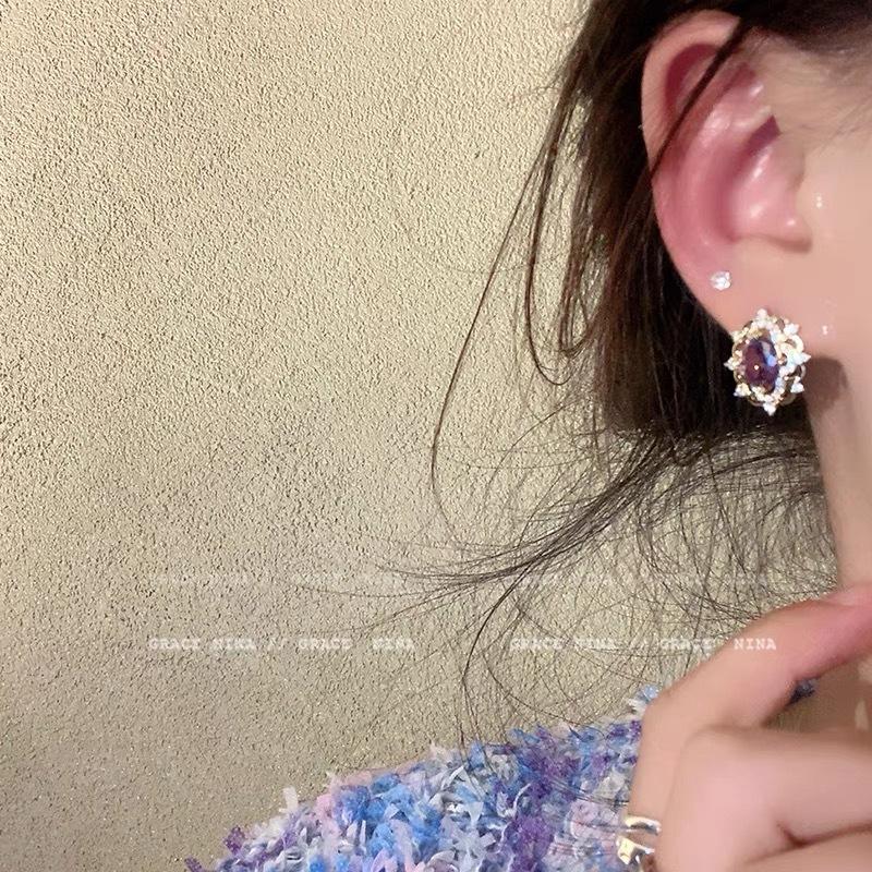 Sweet Court Style French Amethyst Lace Stud Earrings Women's Light Luxury High-end Earrings Temperament Retro Ear Jewelry