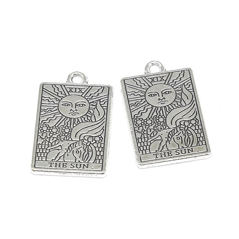 Set aus 6 Anhängern mit antikem Silber-Tarot: DIY Legierungs-Schmuckzubehör für Armbänder und Halsketten
