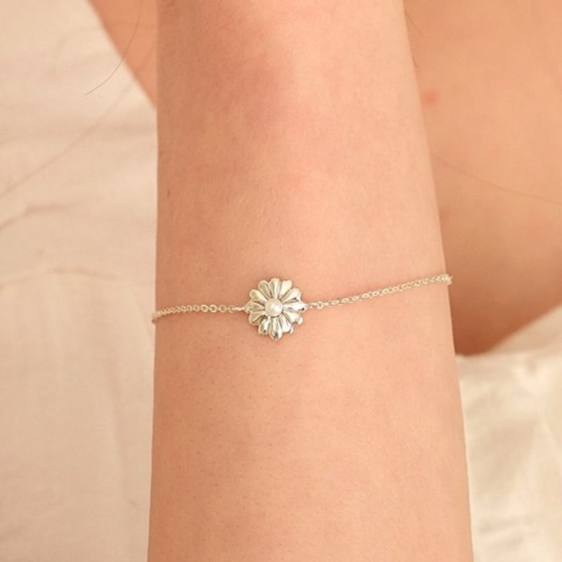 

BELLOOGGI Daisy pearl bracelet(S) Daisy freshwater pearl bracelet free