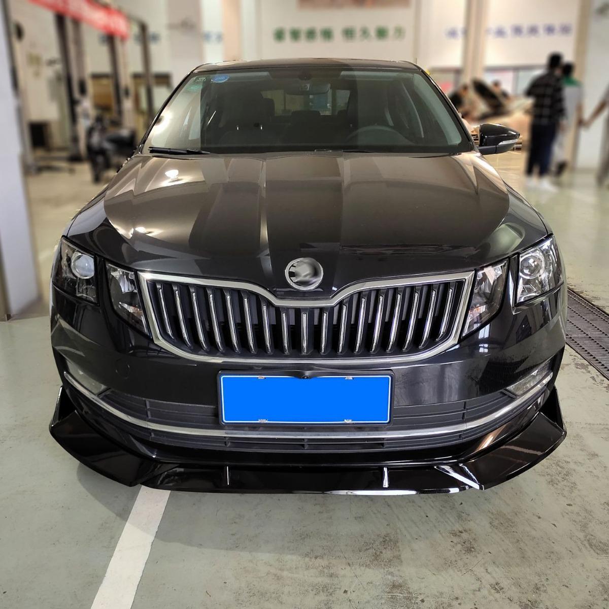 Совместимый передний сплиттер (губа) для Skoda Octavia 2018 - Аксессуар кузовного комплекта против столкновений Rear Wing [Gloss Black]