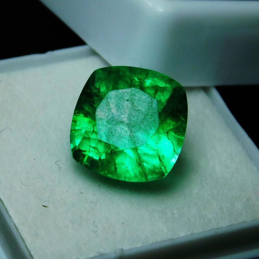Natural Green Emerald Loose Gemstone Square Shape 7 Ct for Jewelry Making and Gem Collections