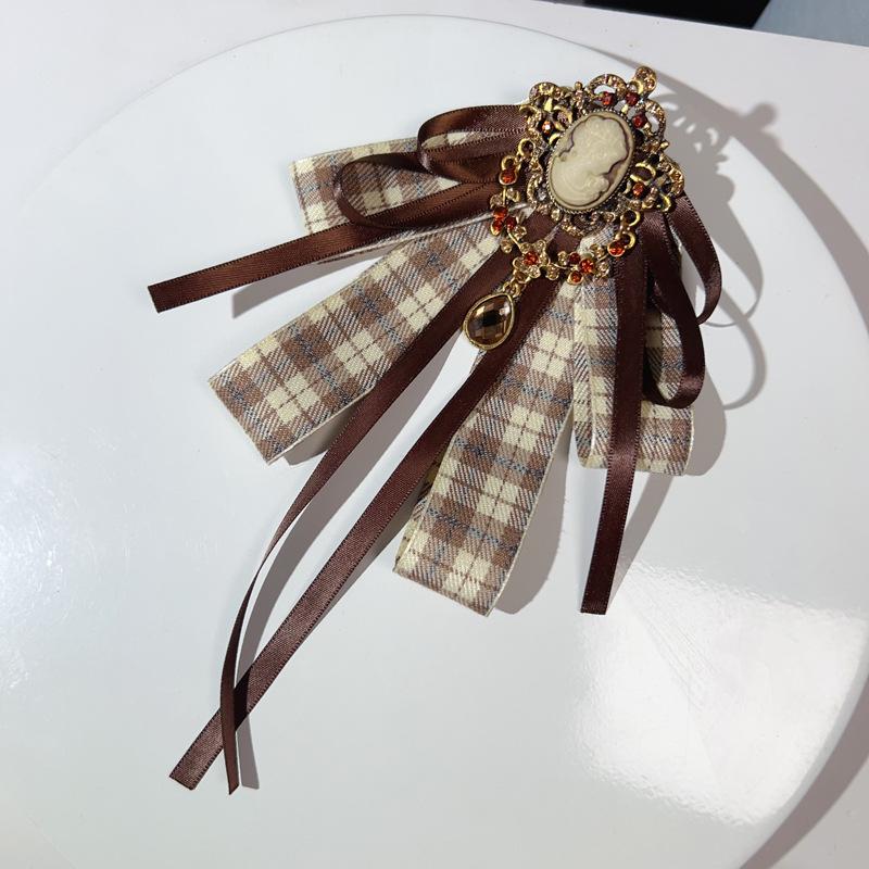 Retro Fabric Bow Brooch Crystal Beauty Head College British Style Shirt Collar Pin Bowknot Lapel Pins for Women Accessories