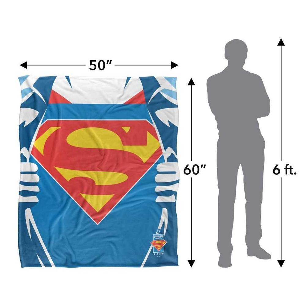 Superman Silky Chest Logo Supersoft Blanket
