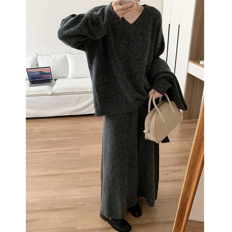 Autumn and winter knitted sweater three-piece women's new lazy casual loose sweater skirt scarf set