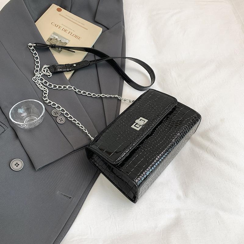 Premium Texture Temperament Versatile Urban Commuting Solid Color Chain Small Square Bag Simple Casual Shoulder Messenger Bag