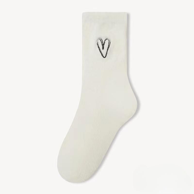 Embroidered Medium Length Socks Women's Autumn Fashion Love Fresh Sweat Absorbing Breathable Black White Girl Socks