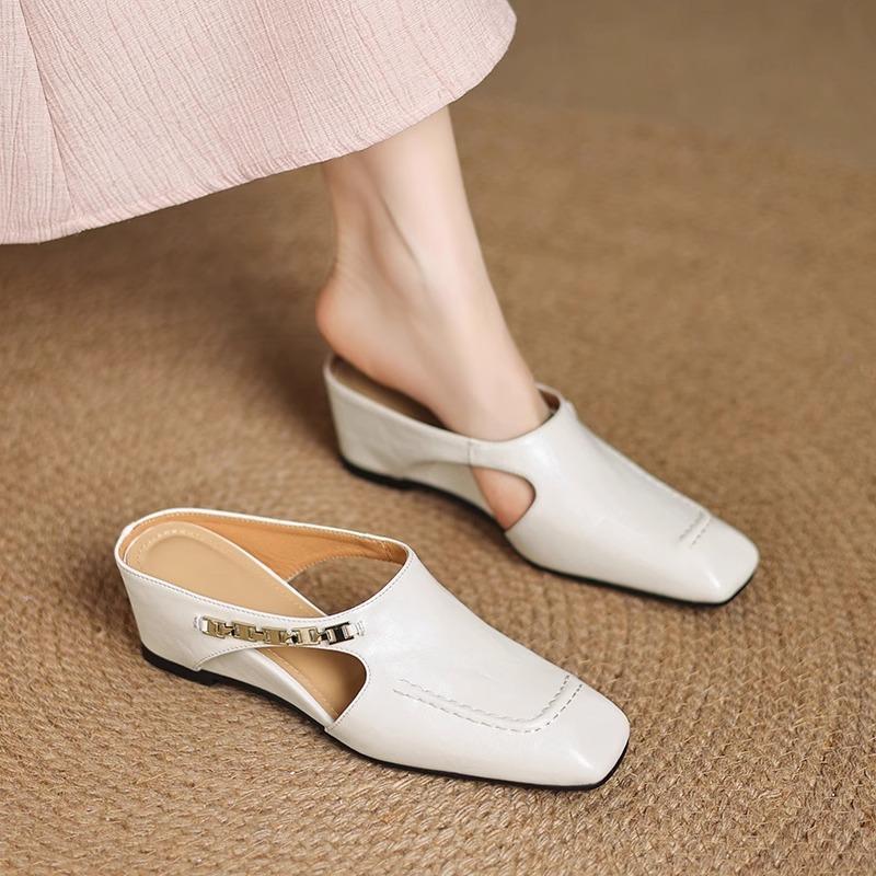 Französische High-End-Hohlbeutel-Kopf-Halbpantoffeln Damen Sommer Oberbekleidung Innen erhöhend Quadratischer Kopf Muleschuhe Vielseitige Keilabsatzsandalen