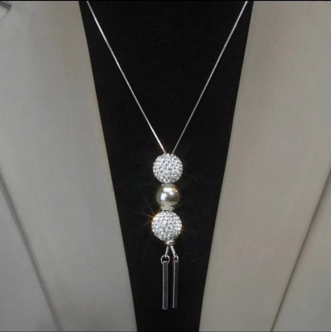 

Fashion Crystal Studded Diamond Water Droplet Sweater Chain One Size серебряный