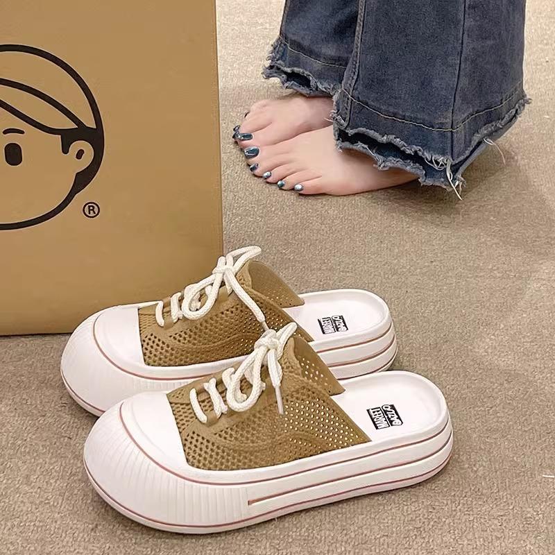 Baotou Women's Summer New Style of Fashionable and Stylish Outdoor Slippers with Thick Bottom and Anti Slip Hole, Cool Slippers