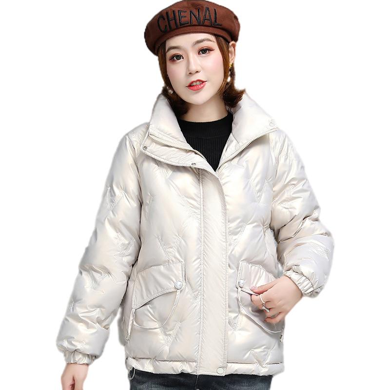 Damskie zimowe krótkie błyszczące ubrania bez spłukiwania wyściełane bawełną, nowe lekkie i cienkie małe ciepłe ubrania wyściełane bawełną i modne płaszcze.