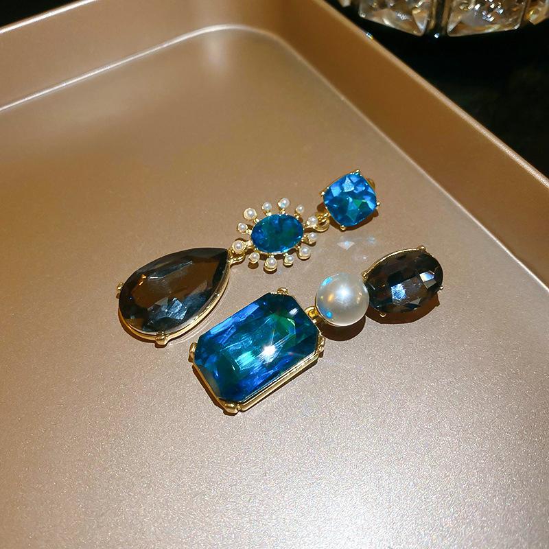 Turquoise Blue Diamond Flower Stud Earrings Necklace Light Luxury Niche Clavicle Chain Premium Jewelry Set