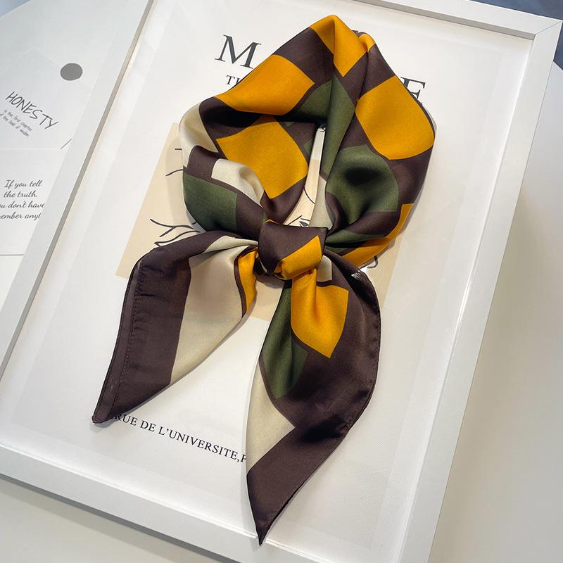 Luxurious 70% Silk Korean Style Neck Scarf for Mom - High-End Oil Painting Design, Sun Protection Square Scarf