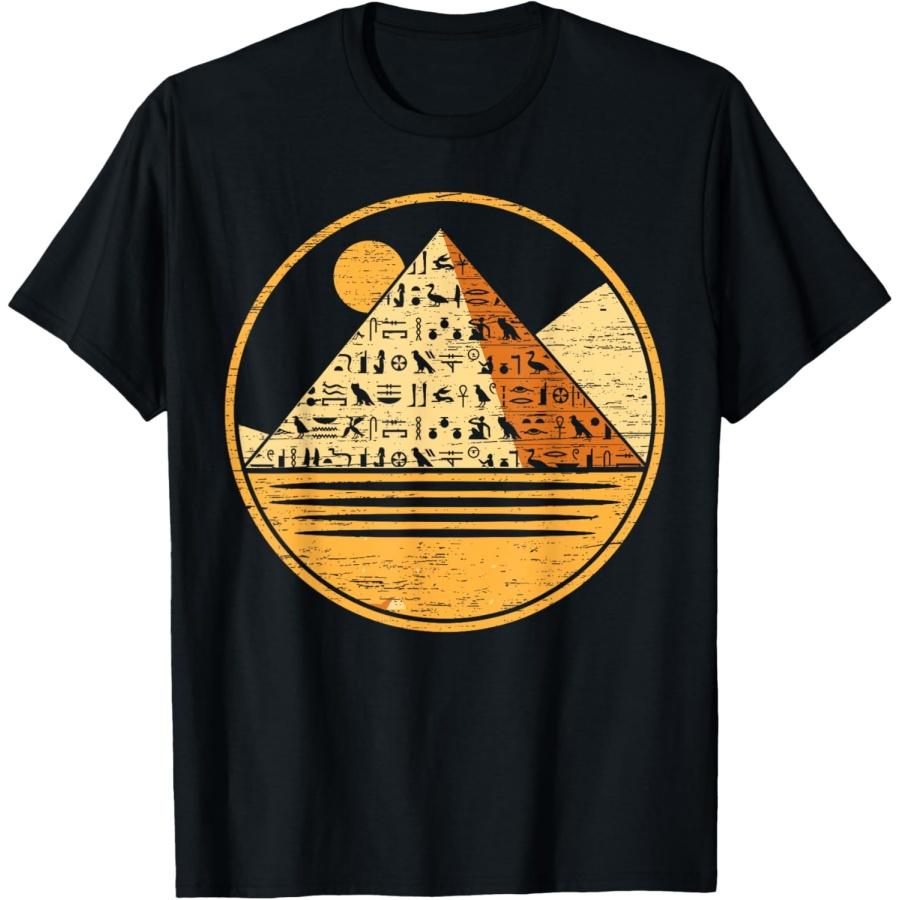 Египетская мифология, Египет. Футболка SteMi Apparel унисекс для взрослых, черная, с изображением маленькой египетской пирамиды и Древнего Египта. S чёрный