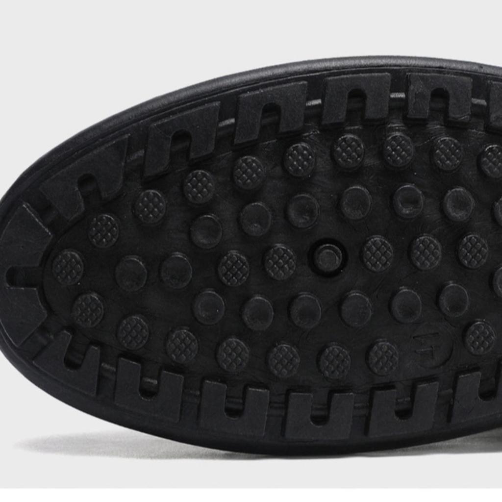 Men's Lightweight Mesh Slip-On Casual Shoes with Breathable Design