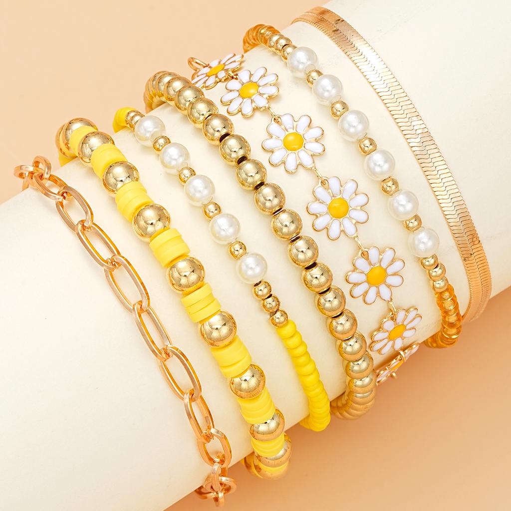 7pcs Vintage Gold Color Daisy Flower Pendant Beaded Bracelet Set for Women Bohemian Star Pearl Bangles Fashion Jewelry Gifts New