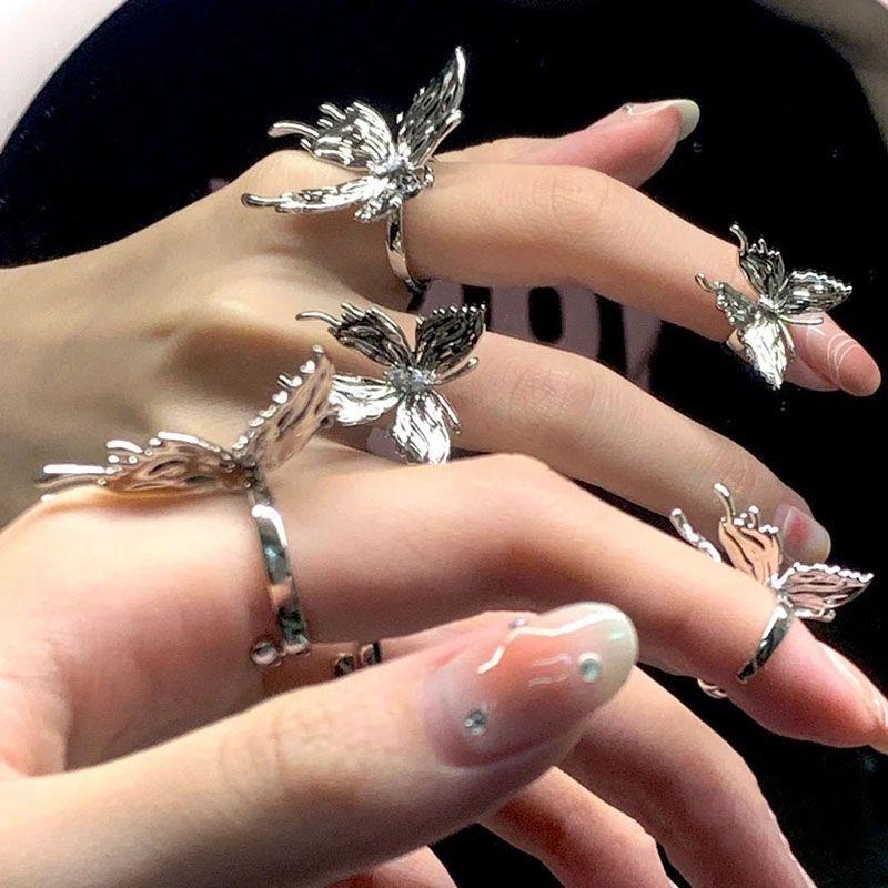 Romantic Liquid Metal Butterfly Ring for Women Elegant Irregular Pleated Texture Exquisite Punk Finger Rings Fashion Jewelry