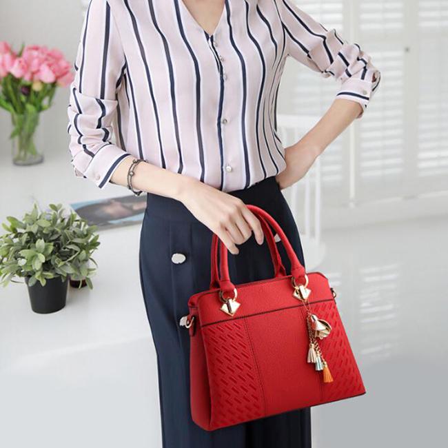 Damen-Handtaschen aus Leder mit Quaste und Stickerei, Schultertasche mit Tragegriff oben