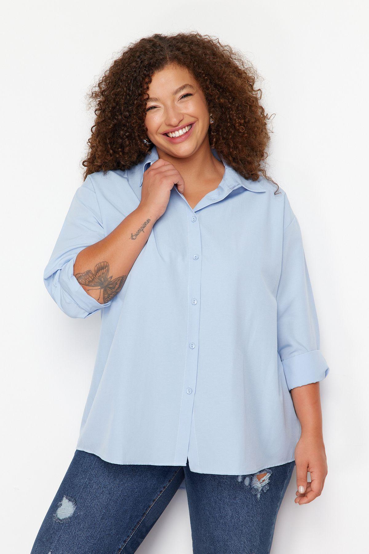 

Женская рубашка больших размеров Голубая тканая рубашка