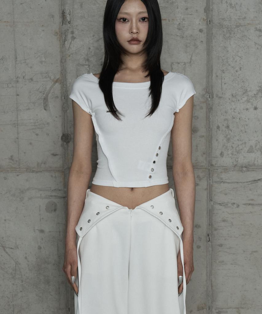 ETRE AU SOMMET Pigment Damage Panel Short Top (Ivory)