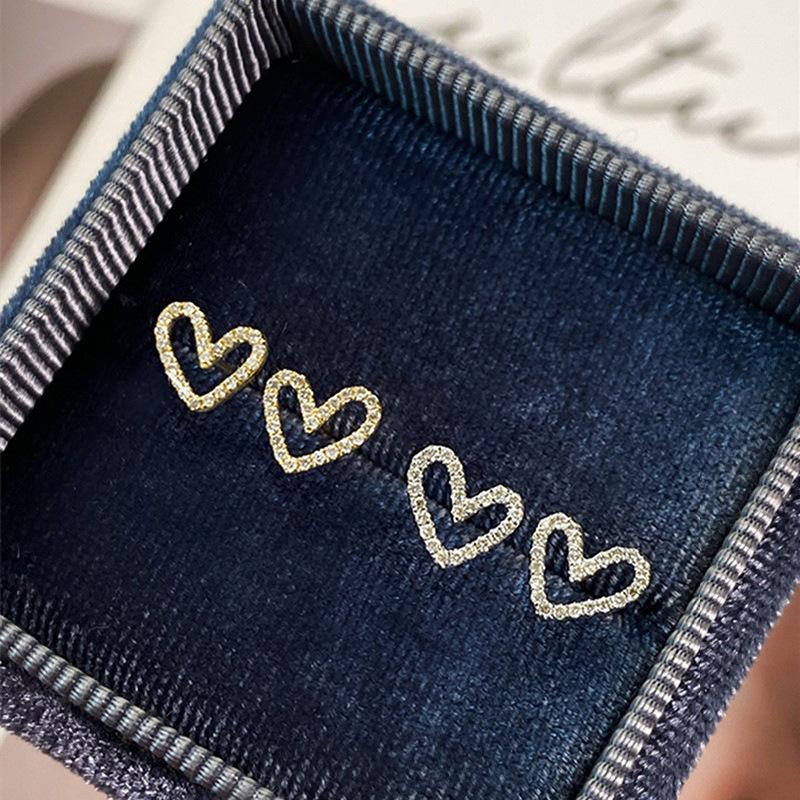 Hollow Love Earrings, Slightly Inlaid Sweet Heart Earrings, Korean Simple Peach Heart Women'S Stud Earrings