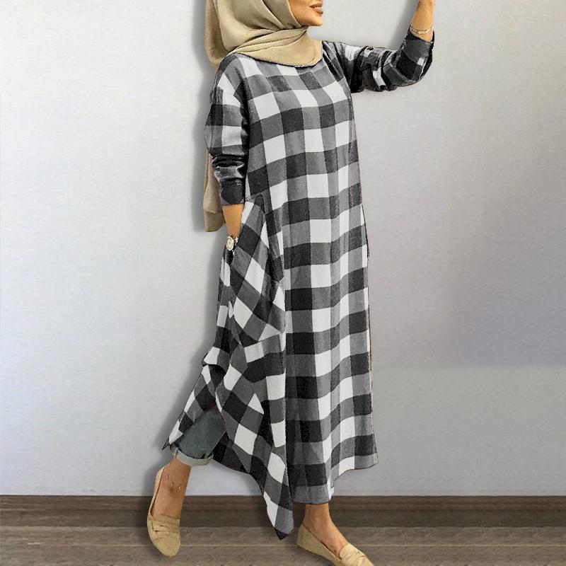 checkered abaya