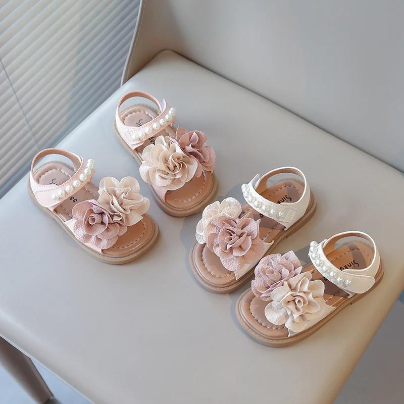 Baby Mädchen Strandsandalen 2025 Sommer Neu Kinder Prinzessin Süße Blumensandalen mit Großen Blumen Perlen Perlenbesetzt Offene Zehen Rutschfest