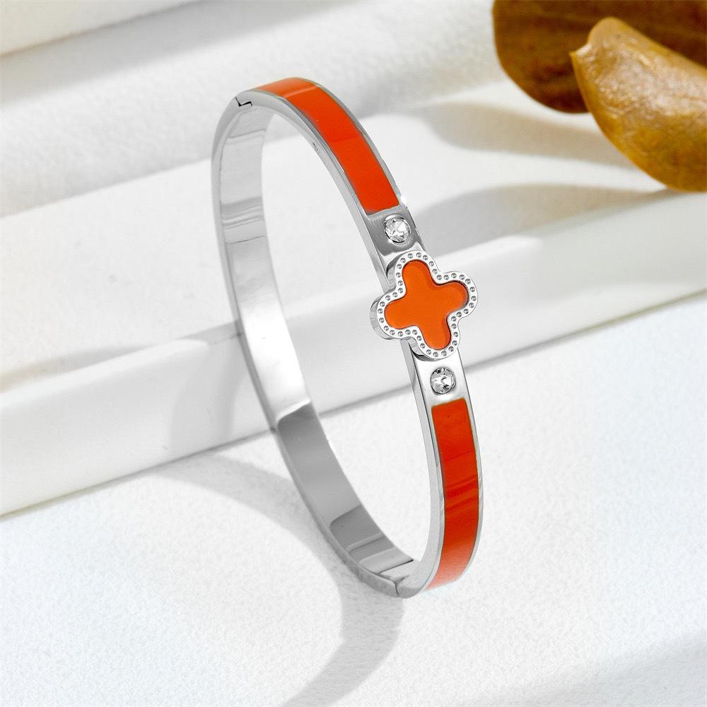 Bransoletka Czterolistna Koniczyna ze Stali Tytanowej i Cyrkonii z Wysokiej Jakości Emalią Epoksydową