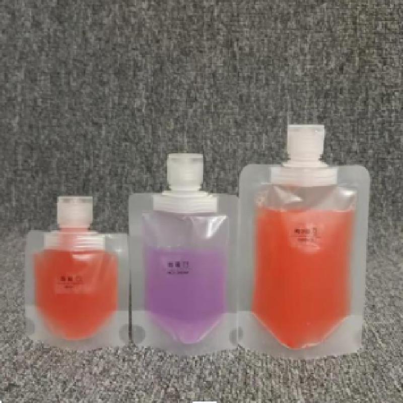 

Портативный дорожный набор для ухода за кожей: Средство для умывания, Лосьон, Лосьон для тела и Жидкое мыло для рук в пакетах с дозатором 30ml for 1-day trip