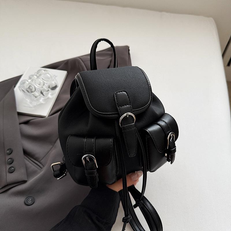 

Летняя новая модная джинсовая сумка-сюрприз маленький рюкзак милый нишевый ретро двухцветный высокая ценность 2025 новый чёрный