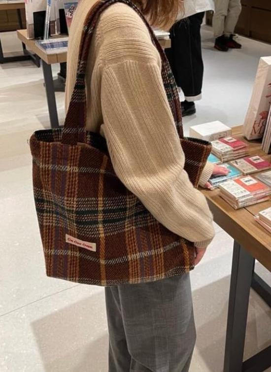 culmvale Checkered Tote Bag with Gusset and Interior Pocket, Stylish Canvas Design for Women, Girls, Adults, and Kids, Perfect for Commuting to