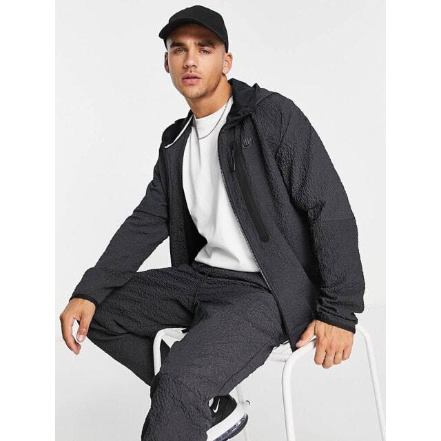 

Черная куртка на молнии из текстурированного технического флиса Nike