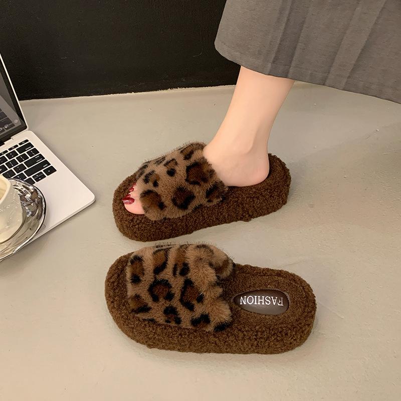 Leopard print fluffy slippers women's 2025 new autumn and winter cute household indoor non-slip and non-smelly foot cotton slippers women